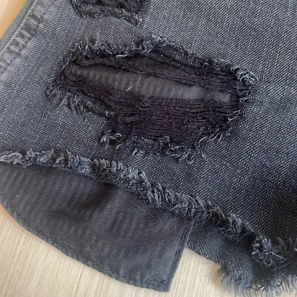 Hollister ripped high rise short shorts - Picture 5 of 10